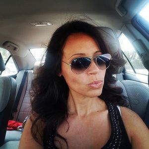 Meet your Posher, Damaris